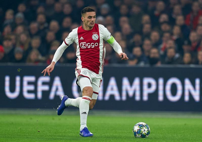 金年会中国官网-皇家马德里今晨内部沟通，志在荷甲名次提升，媒体盛赞，赛程密集仍需轮换的简单介绍