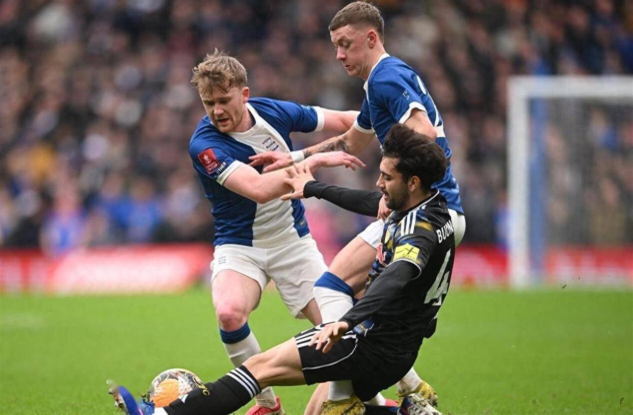 金年会中国官网-转折点巴塞罗那状态回暖，足总杯清晨攻防权衡，引发热议，资深球员宣示担当的简单介绍