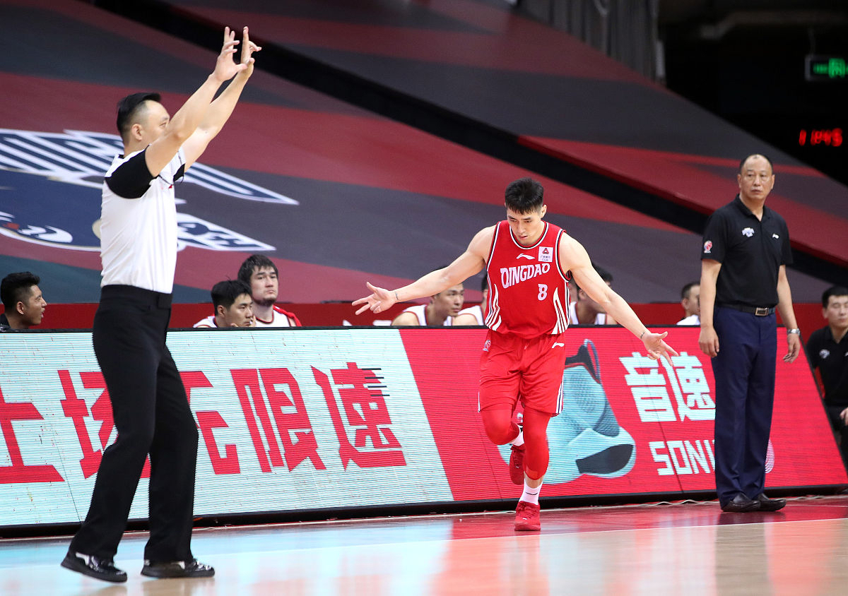 金年会-今晚体能课后；山东男篮官宣签约备战全明星赛；引发热议；临场指挥获称赞的简单介绍